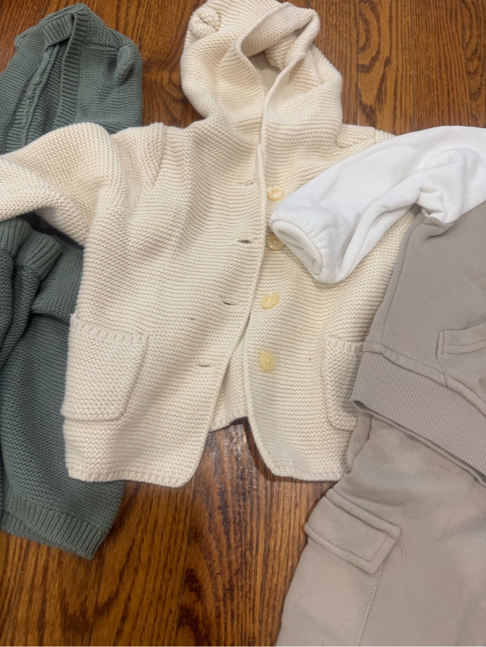 Carters - Picture 8 of 16